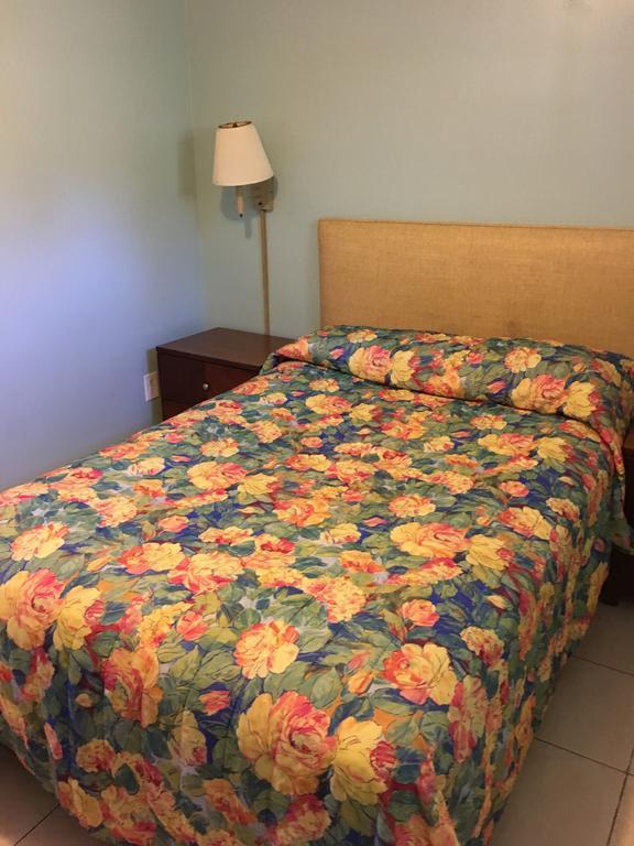 Calypso Motor Inn Мертл-Біч Екстер'єр фото